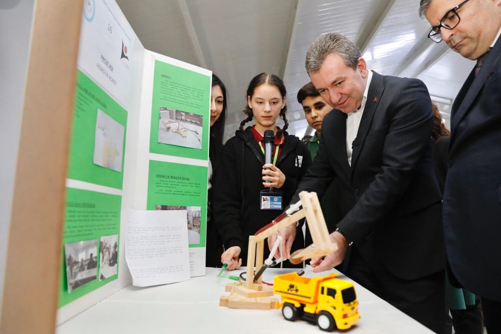 Koştu: Bu projeler çocuklarımızın ufkunu genişletiyor