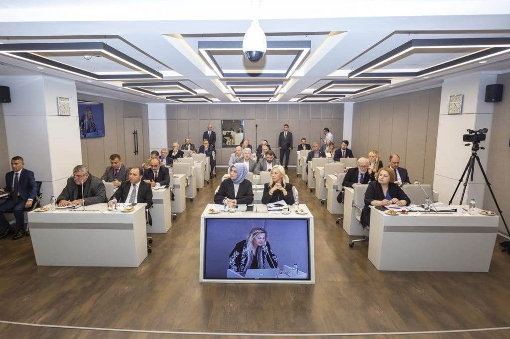 ‘Yerel gazeteleri birlikte yaşatmalıyız’