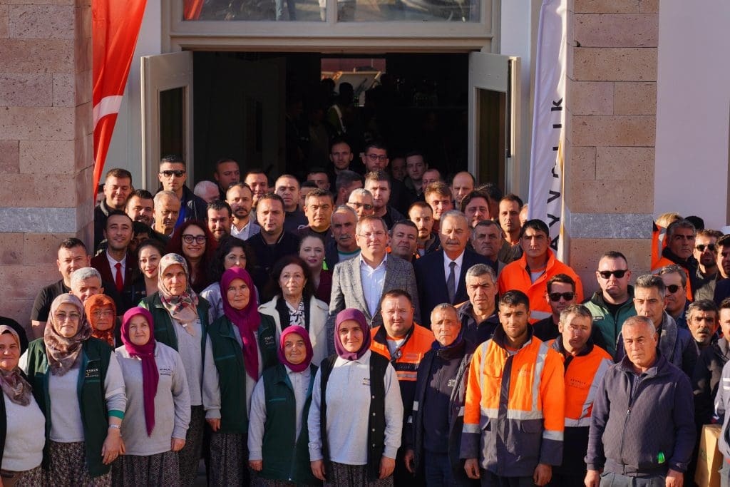 Ayvalık Belediye Başkanı Mesut Ergin yeni yılı kutladı