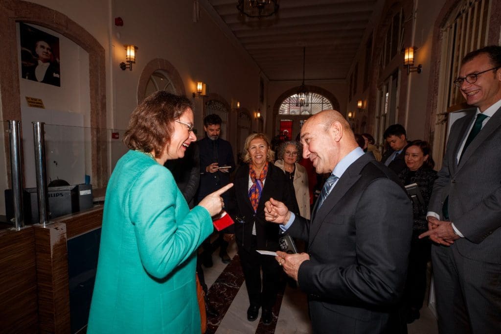 Soyer, Fransız elçisine hükümeti şikayet etti