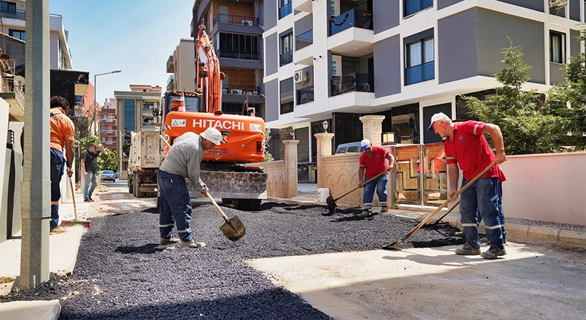 Gaziemir’in yollarında yoğun çalışma