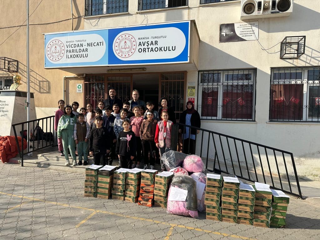 Başkan Ergün’den öğrencilere karne hediyesi