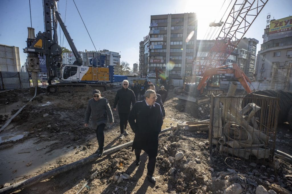 Başkan Batur’dan yeni bina alanında inceleme