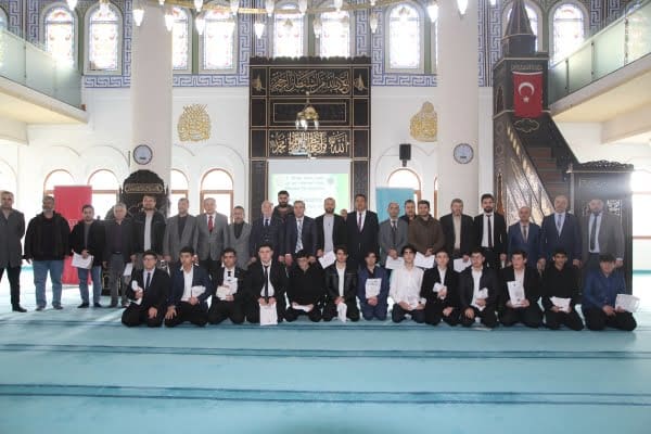 Kur’an-ı Kerimi güzel okumak için yarıştılar