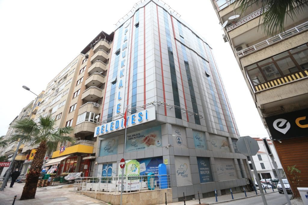 Pamukkale Belediyesi sosyal market 8 yaşında