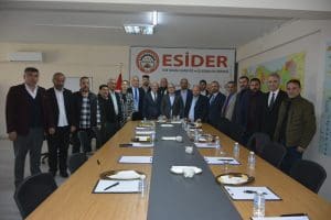 İzmir’de iş insanlarını Sivas’a yatırıma davet etti