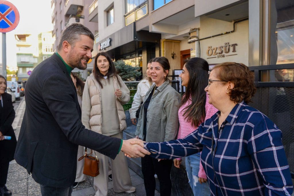CHP adayı Görkem Duman, ilçenin kalbinde esnaf ziyareti gerçekleştirdi.
