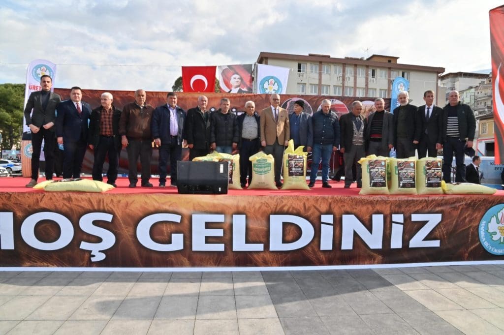 Manisa Büyükşehir’den Üreticilere 1.850 Ton Gübre Desteği