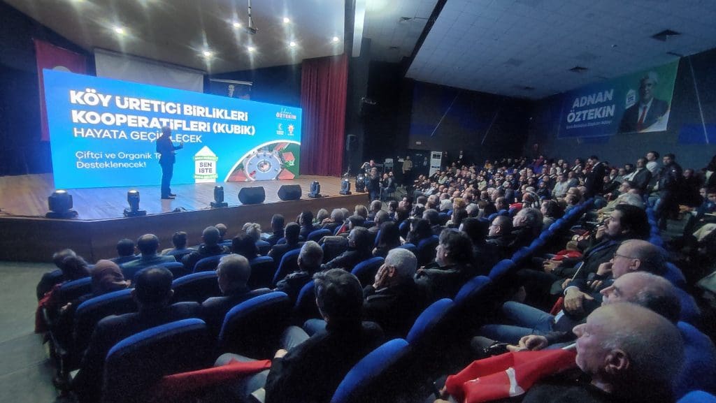AK Parti Buca Adayı Adnan Öztekin projelerini tanıttı