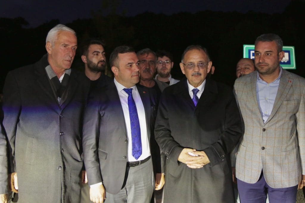 Bakan Özhaseki, Başkan Adayı Aydın’ın Projeleri için Seferihisar’daydı