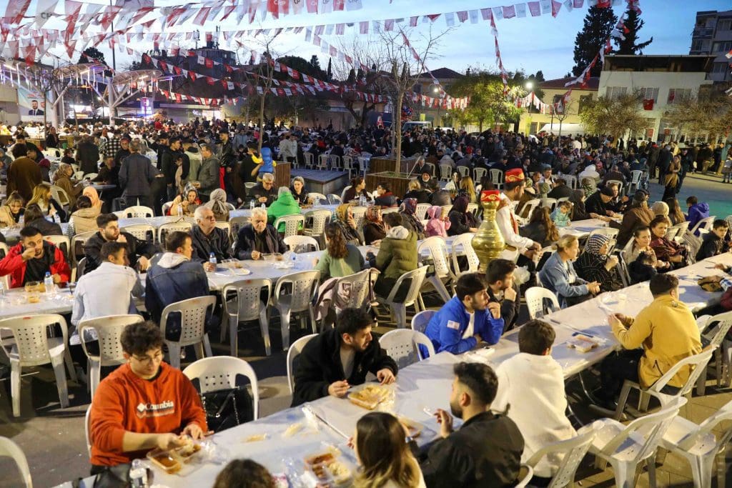 Buca’da Ramazan geleneği sürüyor