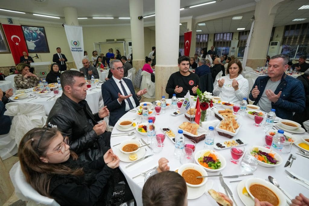 Gaziemir’de şehit aileleri ve gaziler iftarda buluştu