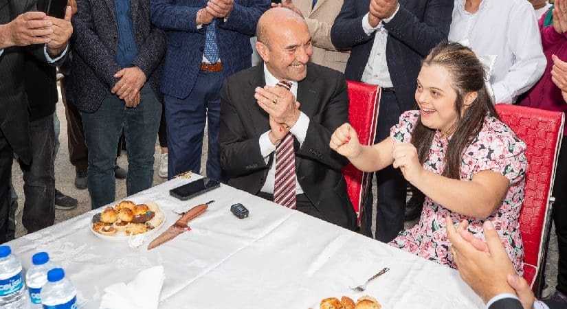 Başkan Tunç Soyer’den Dilan’a doğum günü sürprizi