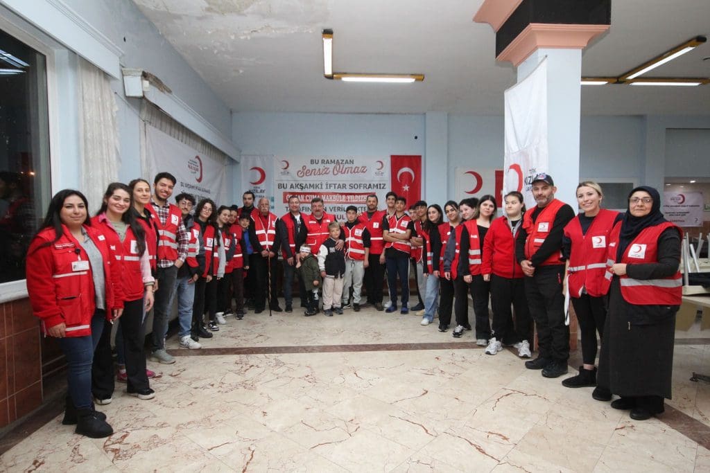 Kızılay ekibi Ramazan’da iş başında