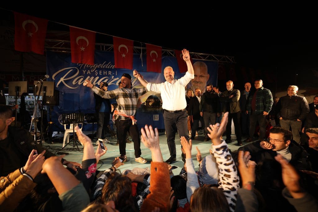 Menemen’de renkli iftarda dönüşüm sözü