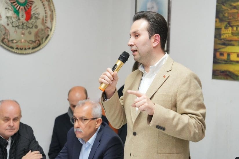 Evlenecek çiftlere Çiftçioğlu’ndan müjde: Karşıyaka’ya yeni düğün salonları geliyor