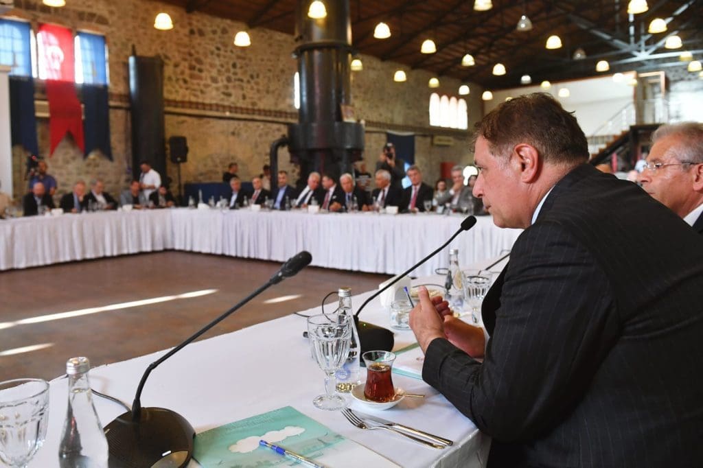 Başkan Tugay yeni dönemin yol haritasını anlattı“İzmir’in kalkınması için çalışacağız”