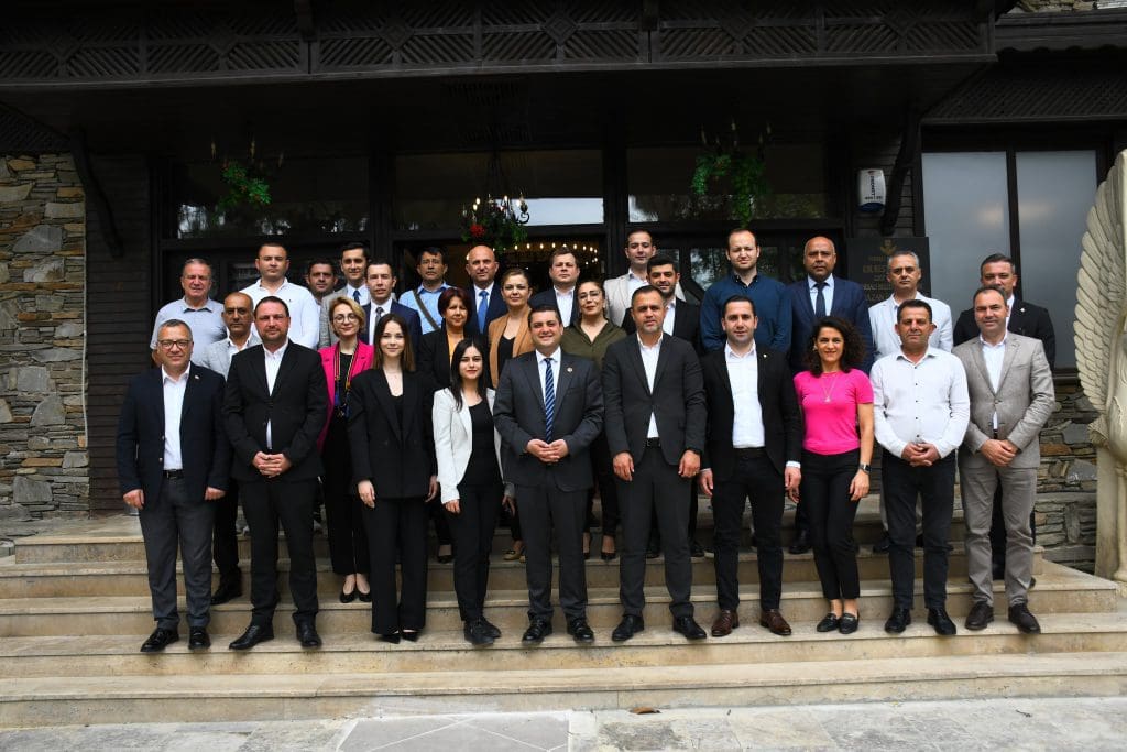 Demir: Uykularımızdan feragat edeceğiz, çok çalışacağız