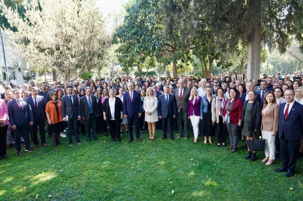 Rektör Prof. Dr. Budak, EÜ Ailesi ile bayramlaştı