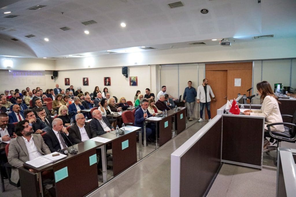 Karşıyaka Belediye Meclisi ilk toplantısını yaptı