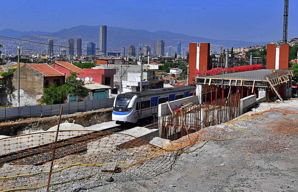 Katip Çelebi Üniversitesi ve Gürçeşme İZBAN’a bağlanıyor
