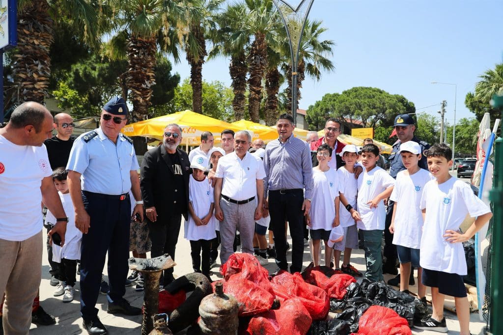 Aliağa’da Deniz Dibi Temizliği Yapıldı