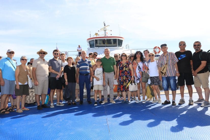 Güzelbahçe-Foça vapur seferleri başladı