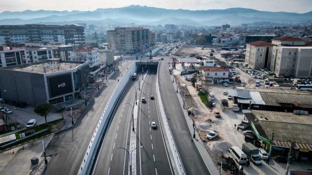 100.yıl köprülü kavşağı, bayram trafiğini rahatlattı