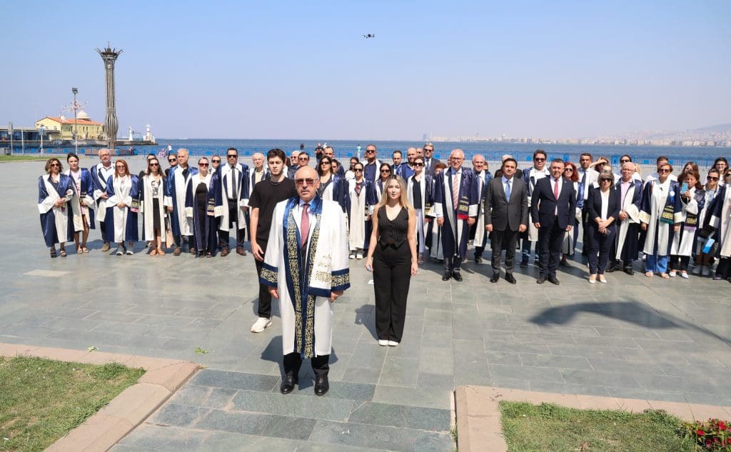 DEÜ 42’inci yaşını kutladı
