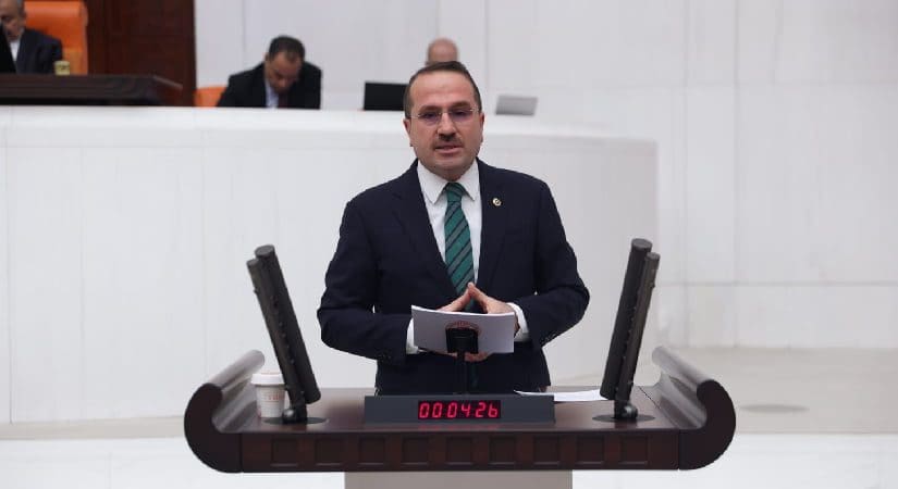 AK Partili Kırkpınar’dan Tugay’a hizmet eleştirisi