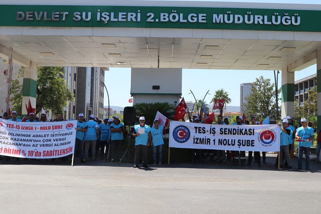 DSİ işçilerinden Servis Protestosu