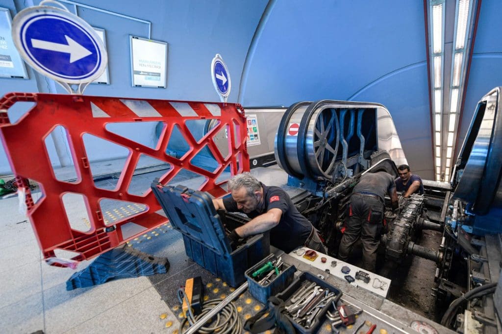 Yürüyen merdivenlerde ağır bakım Ekim sonu tamamlanıyor