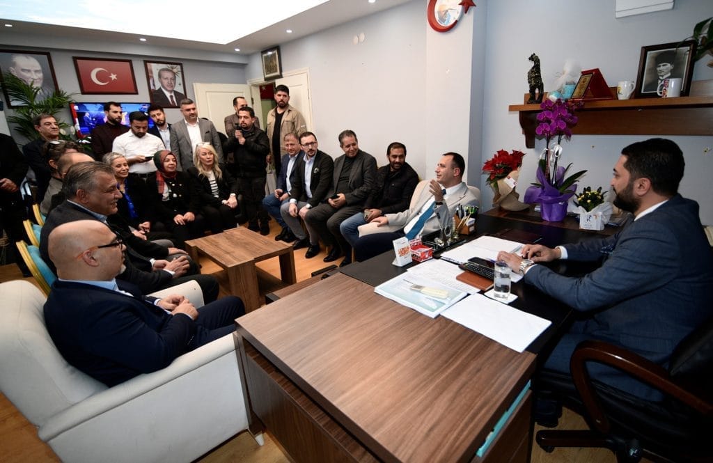 Eşki’den Bornova AK Parti’ye ziyaret