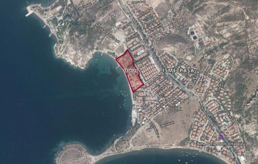 Foça’da koy satışına tepki