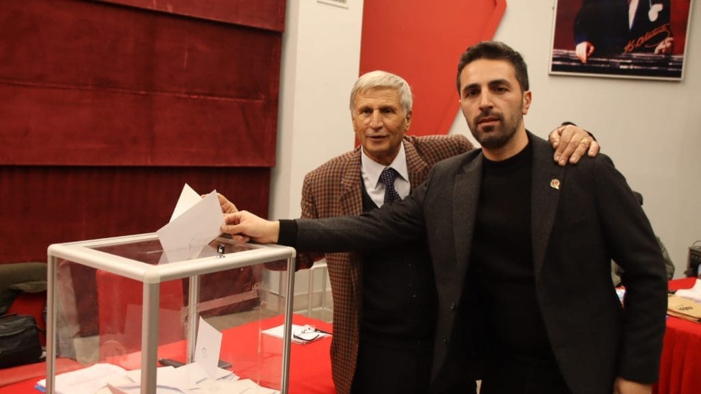 Manisalı Gazetecilerin Yeni Başkanı Önder Aydın Oldu