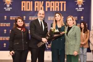 AK Parti İzmir İl Başkanlığı’ndan ‘Aile Sempozyumu’