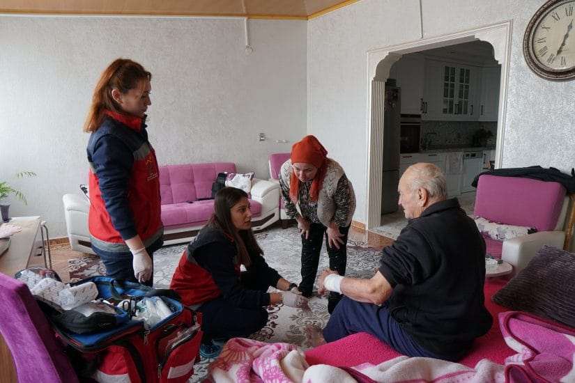 Kemalpaşa Belediyesi’nden evde bakım hizmeti