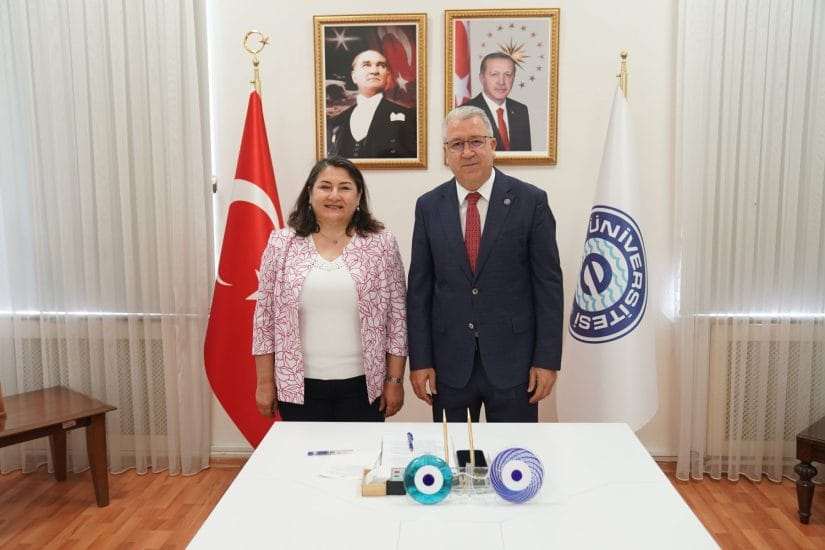 “İleri  yaşlarda çocuk sahibi olmak riskleri artırıyor”