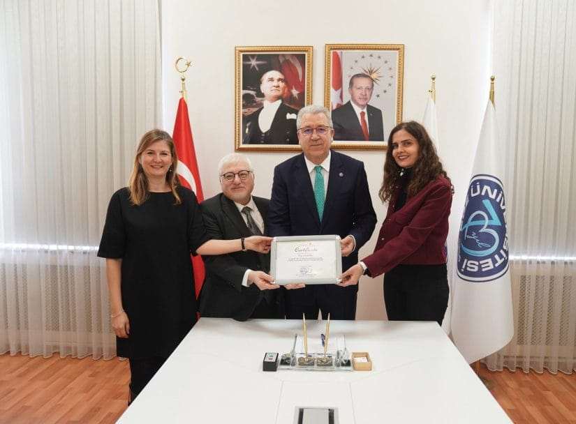 “Dünya Yeşil Üniversiteler” Sertifikası Prof. Dr. Budak’a verildi