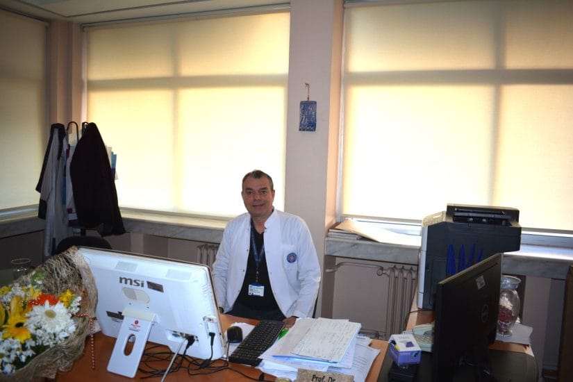 Prof. Dr. Akay, “Ağız ve diş sağlığınız için sigarayı bırakın”