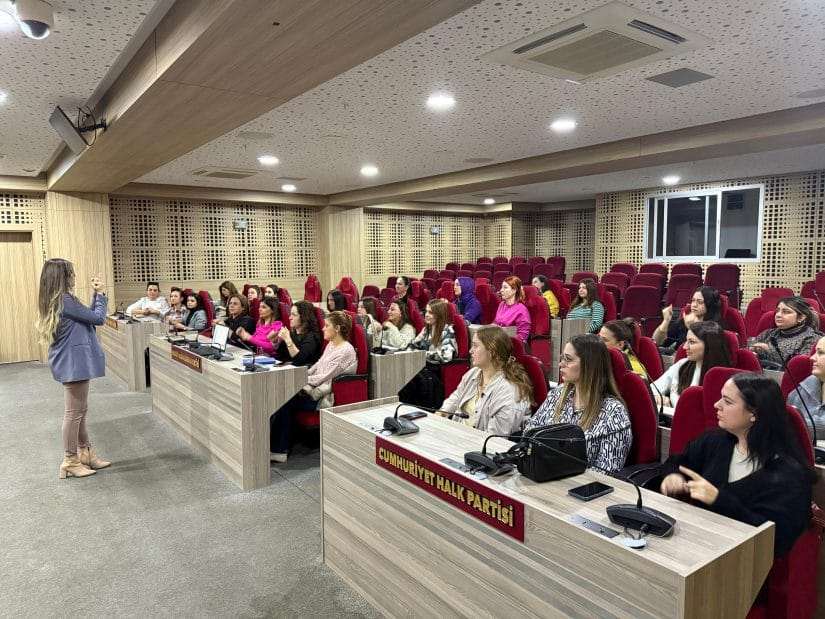 Belediye personeline işaret dili eğitimi