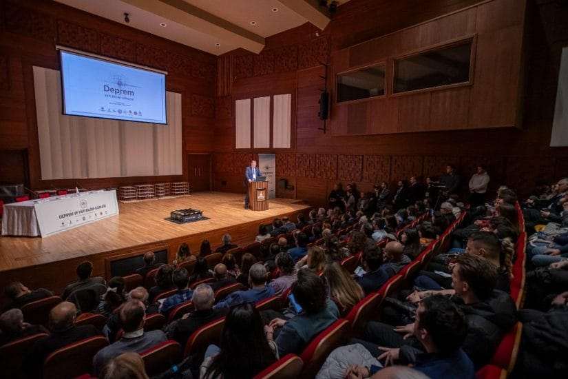 Tugay: Güvensiz binalarda yaşanılmasına izin vermeyeceğiz