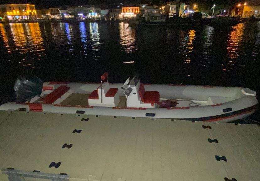 Foça açıklarında bulunan botun sahibi aranıyor