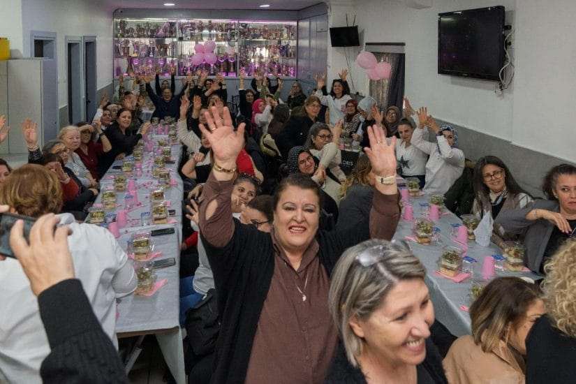 İzmir’de sağır ve işitme engelli kadınlar için anlamlı buluşma