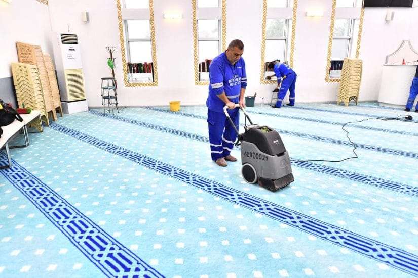 Büyükşehir’den camilere Ramazan temizliği