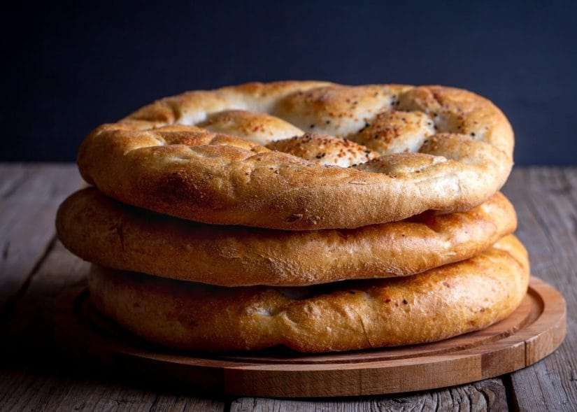 Karşıyaka’da ‘Askıda Pide’ dayanışması