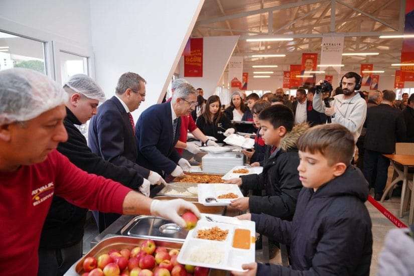 Ayvalık Belediyesi ikinci “Öğrenci Lokantası” hizmete girdi