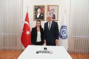 Anne özgüveni artırılarak emzirme süresi uzatılacak