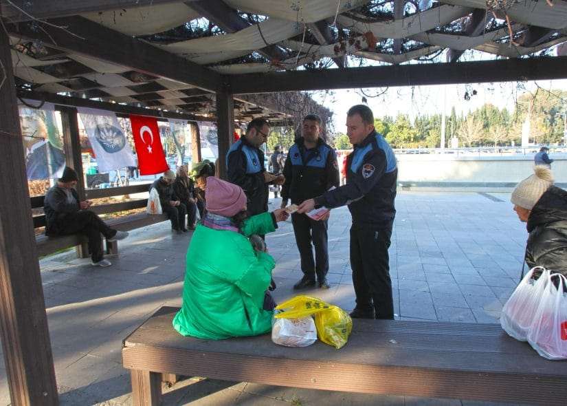 Karabağlar’da çevreyi kirletenlere sıkı denetim