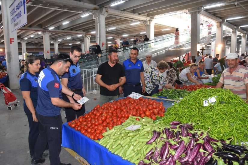 Menemen pazaryerleri denetleniyor